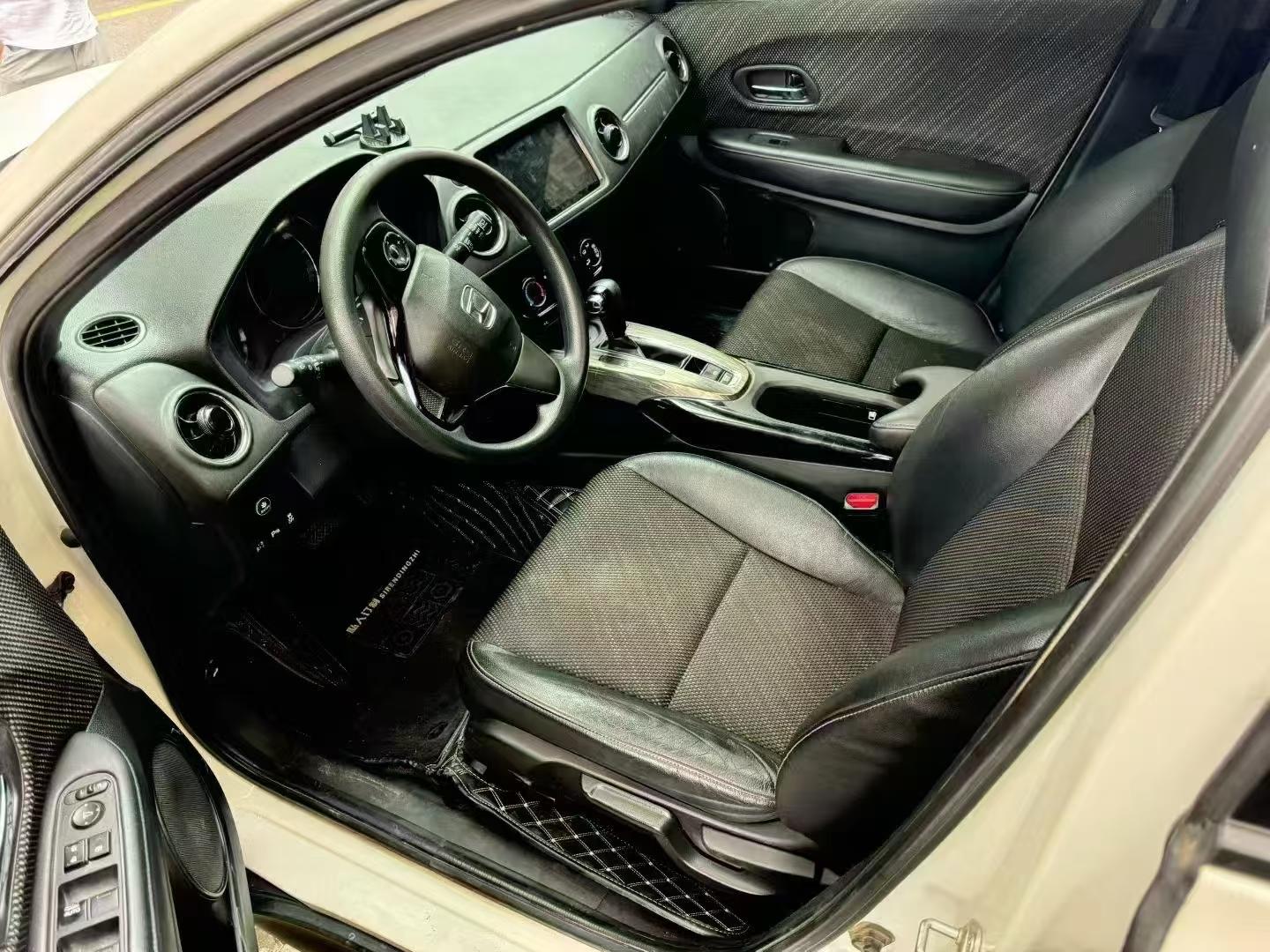 2019 Honda XR-V 1.8 automatic with panoramic sunroof.